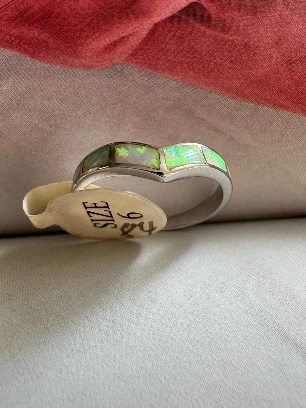 NWOT-925 Sterling Silver with inlaid White-Opal 💍 Ring.Size:6”